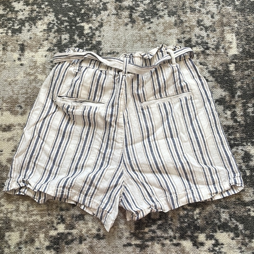 Shorts - Picture 2 of 3